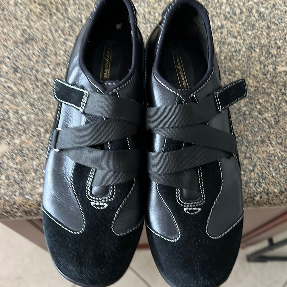 Ladies new black Easy Spirit athletic shoes